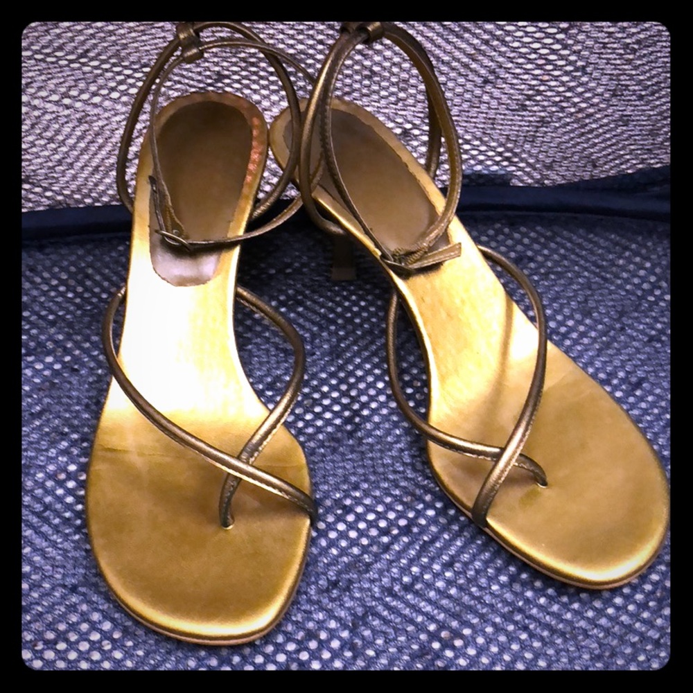 GIANNI BINI gold sandals low heel 6.5